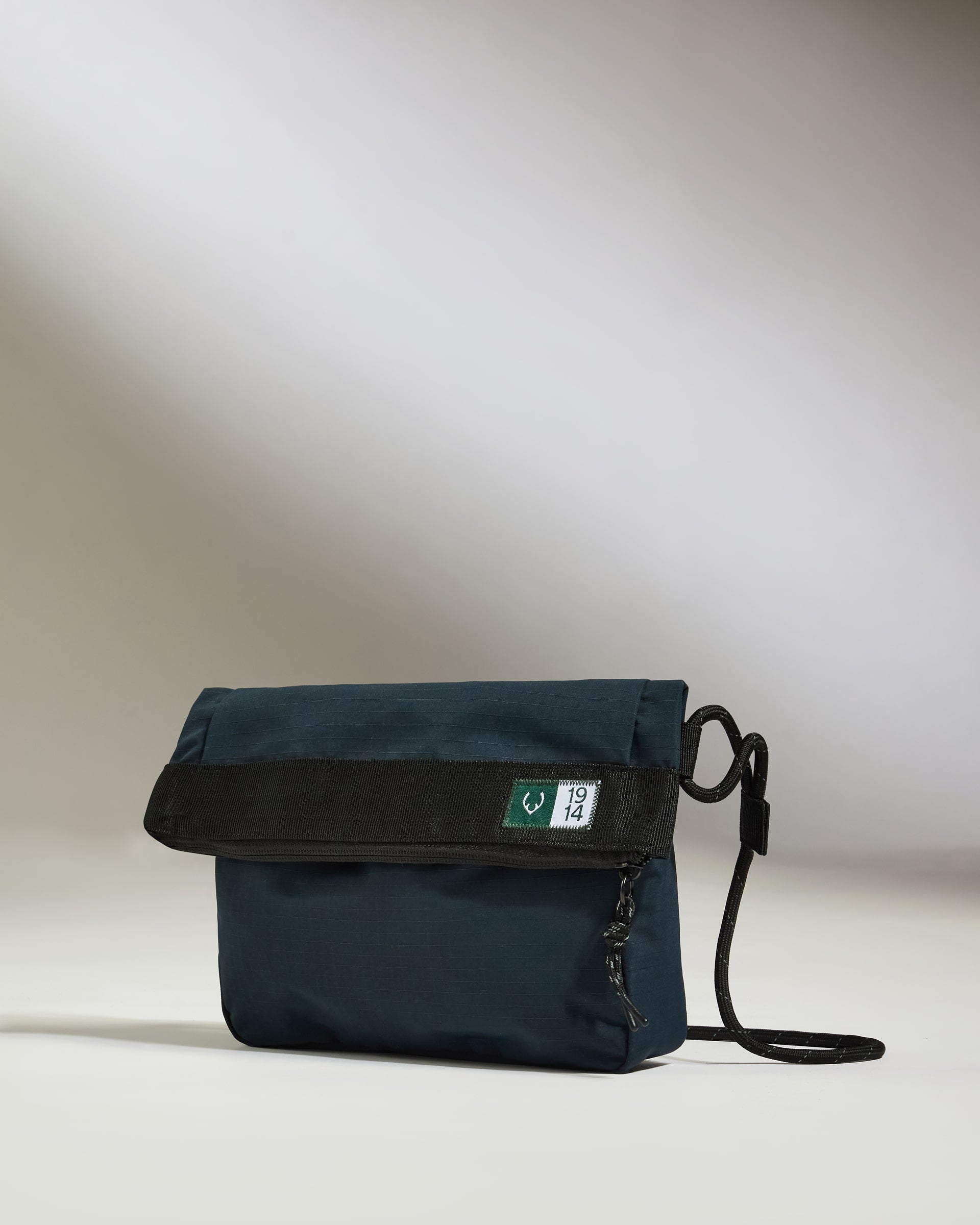 Essential Crossbody Bag in Navy