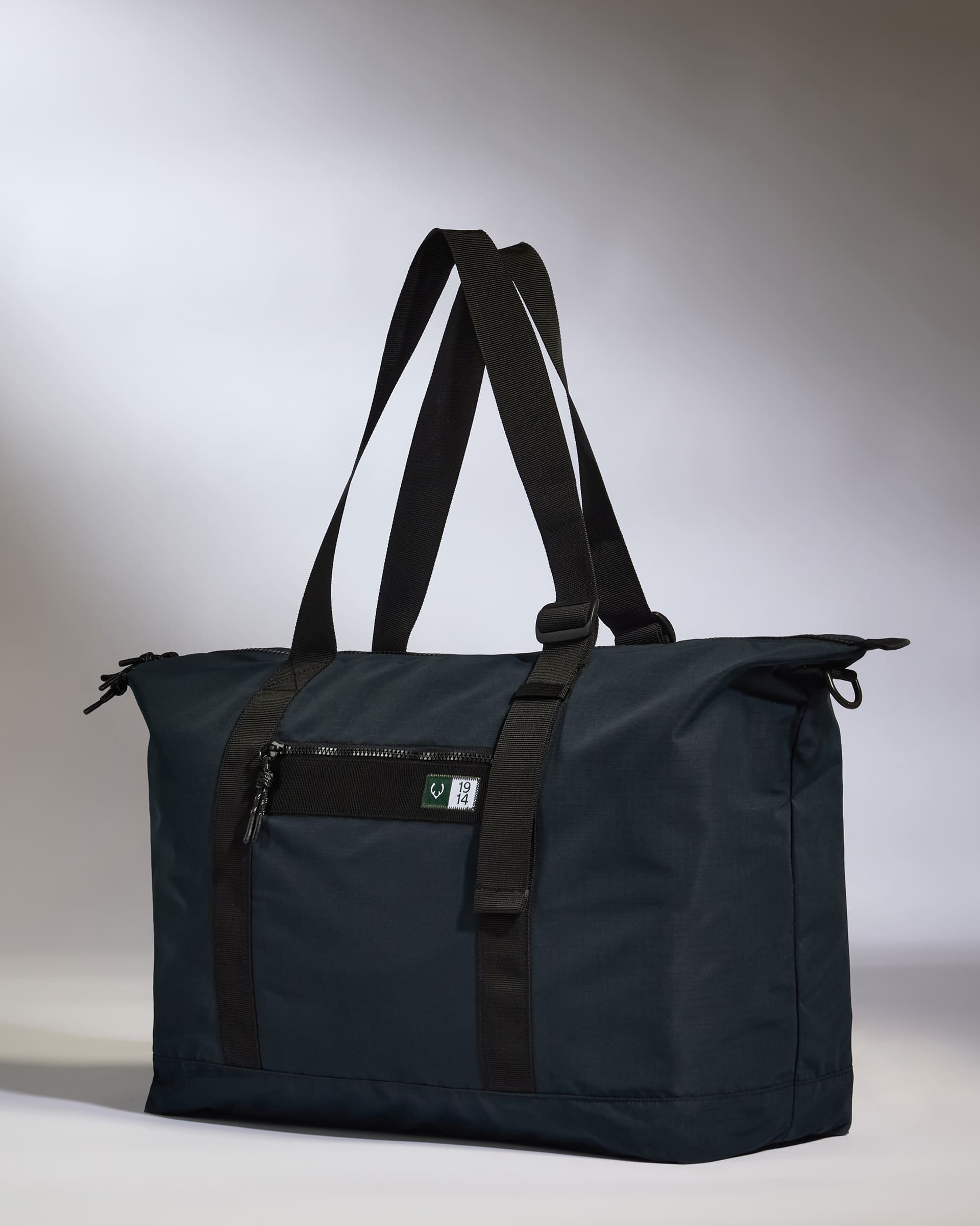 Essential Weekender Bag in Navy