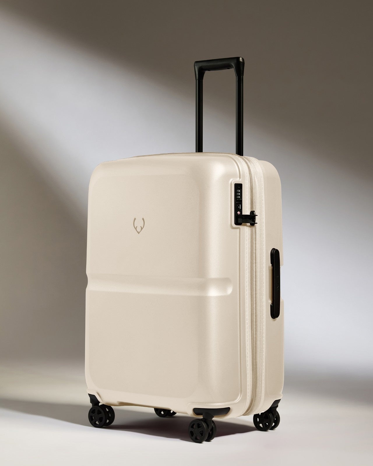Medium Luggage in Wheat Beige - Single Stripe