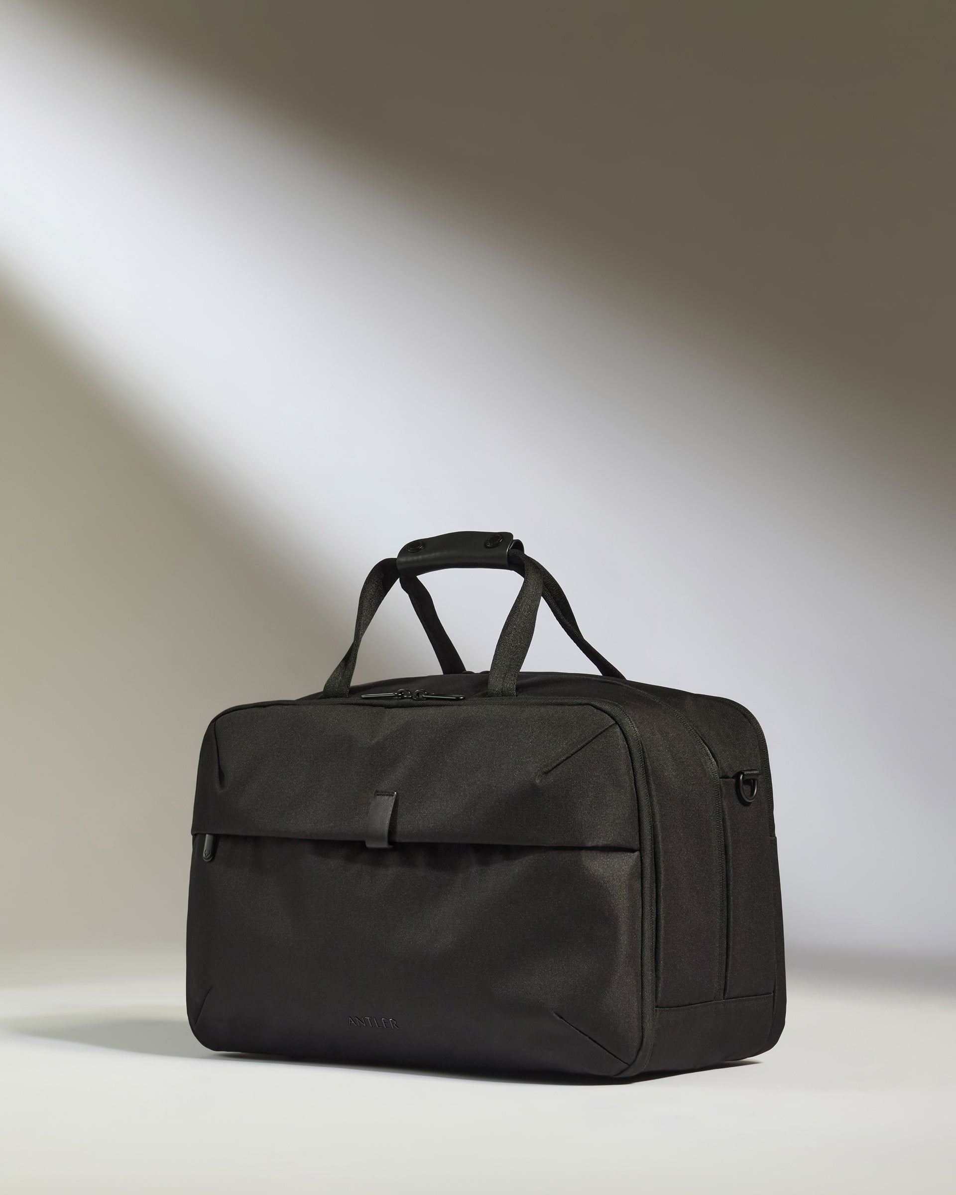 Overnight Bag in Black - Urban Light