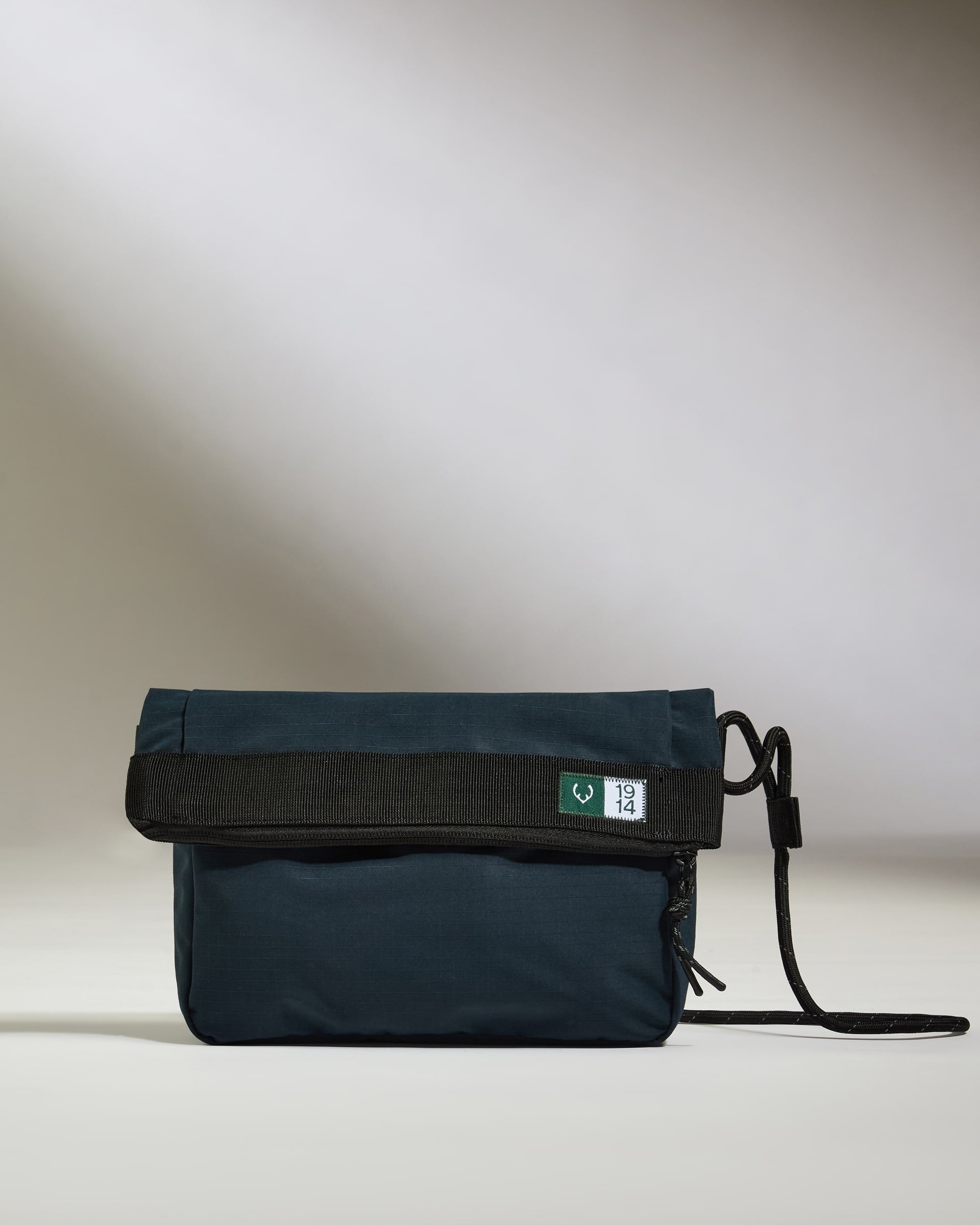 Essential Crossbody Bag in Navy