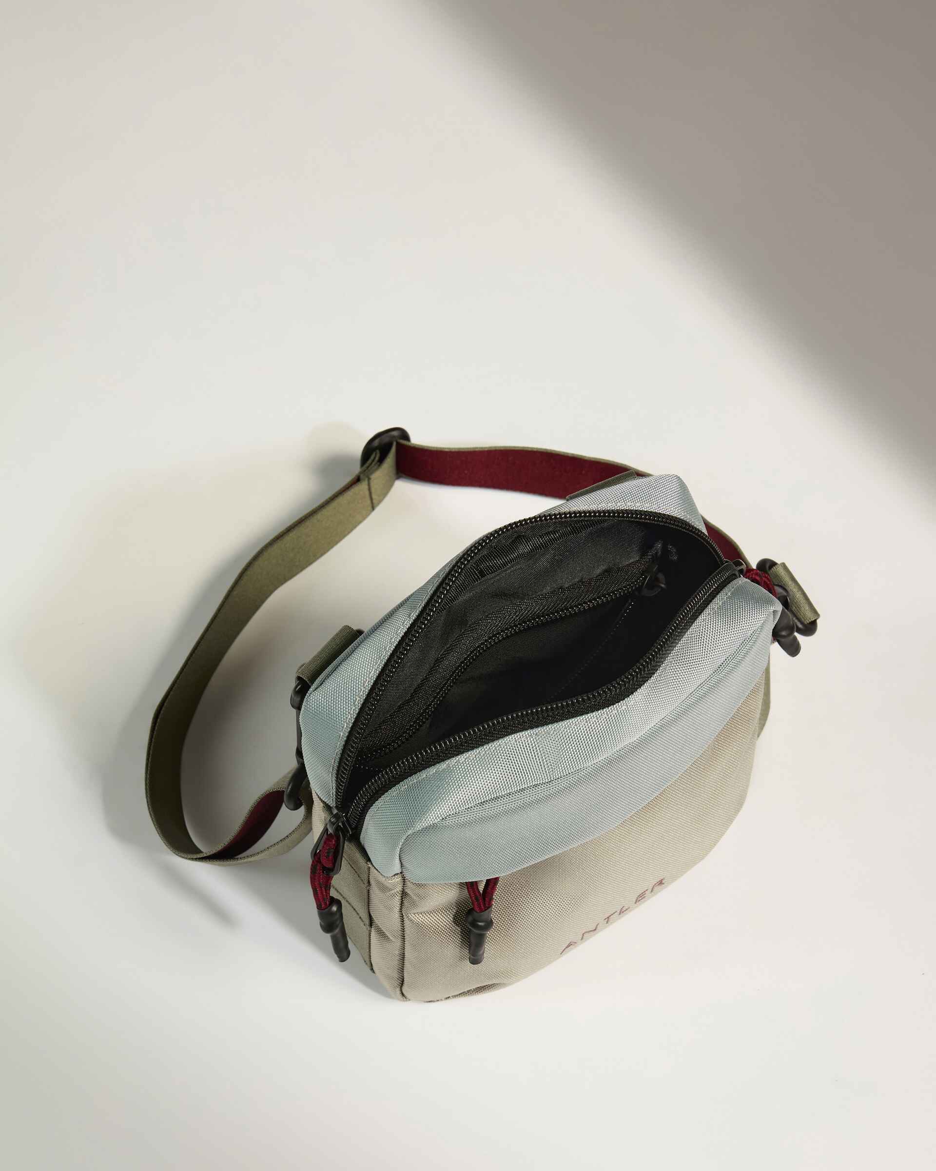 Discovery Crossbody Bag in Mist Blue