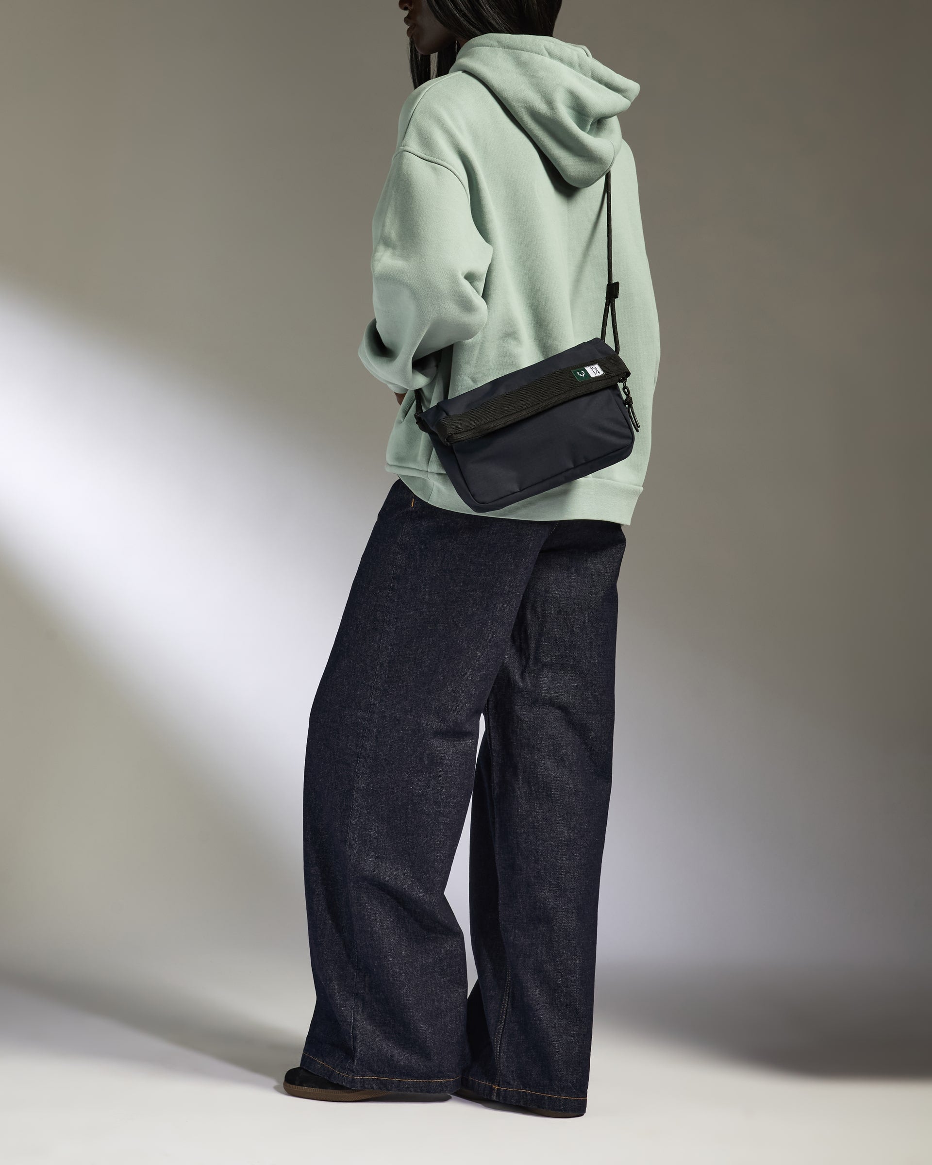 Essential Crossbody Bag in Navy