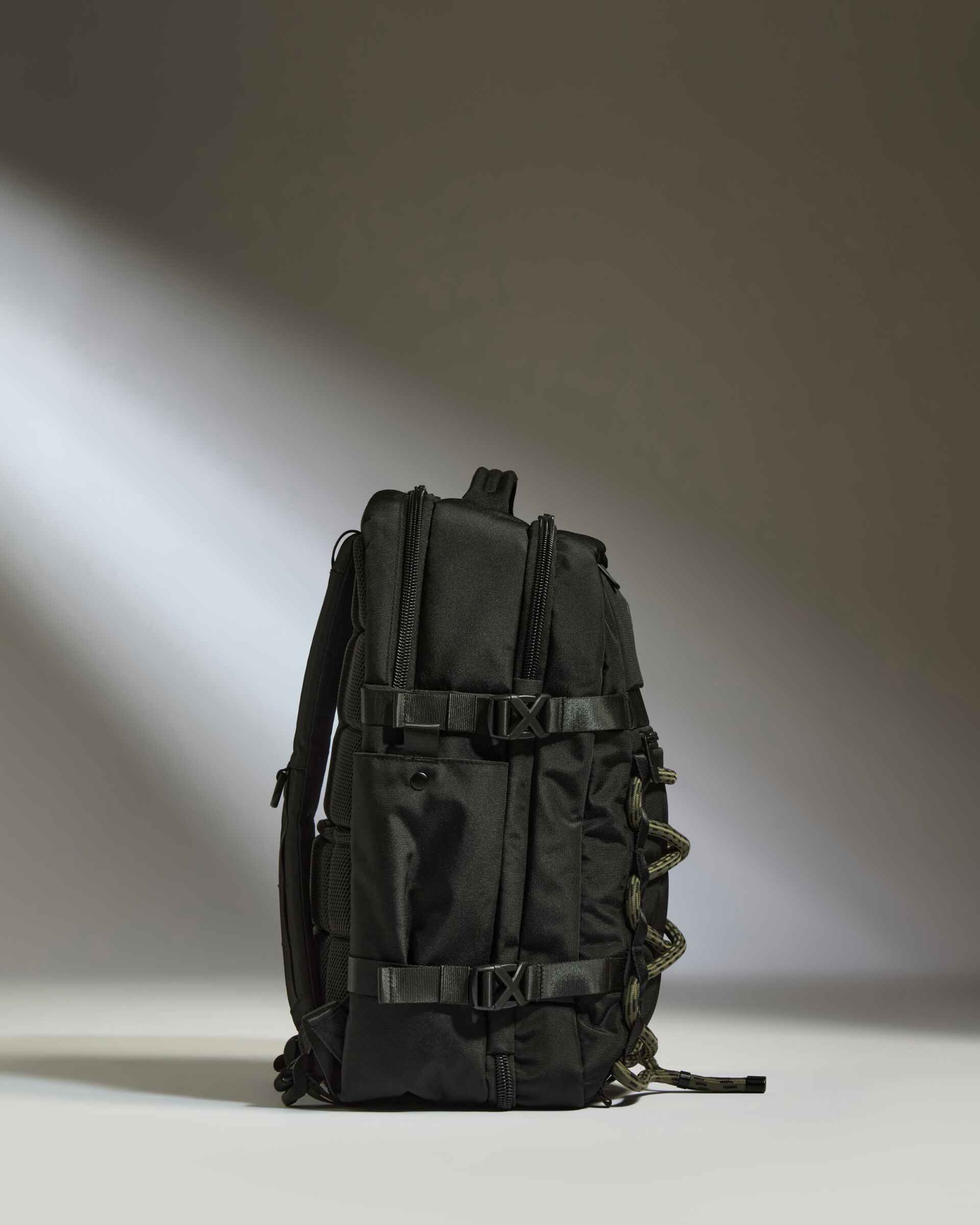 Discovery Backpack in Carbon Black