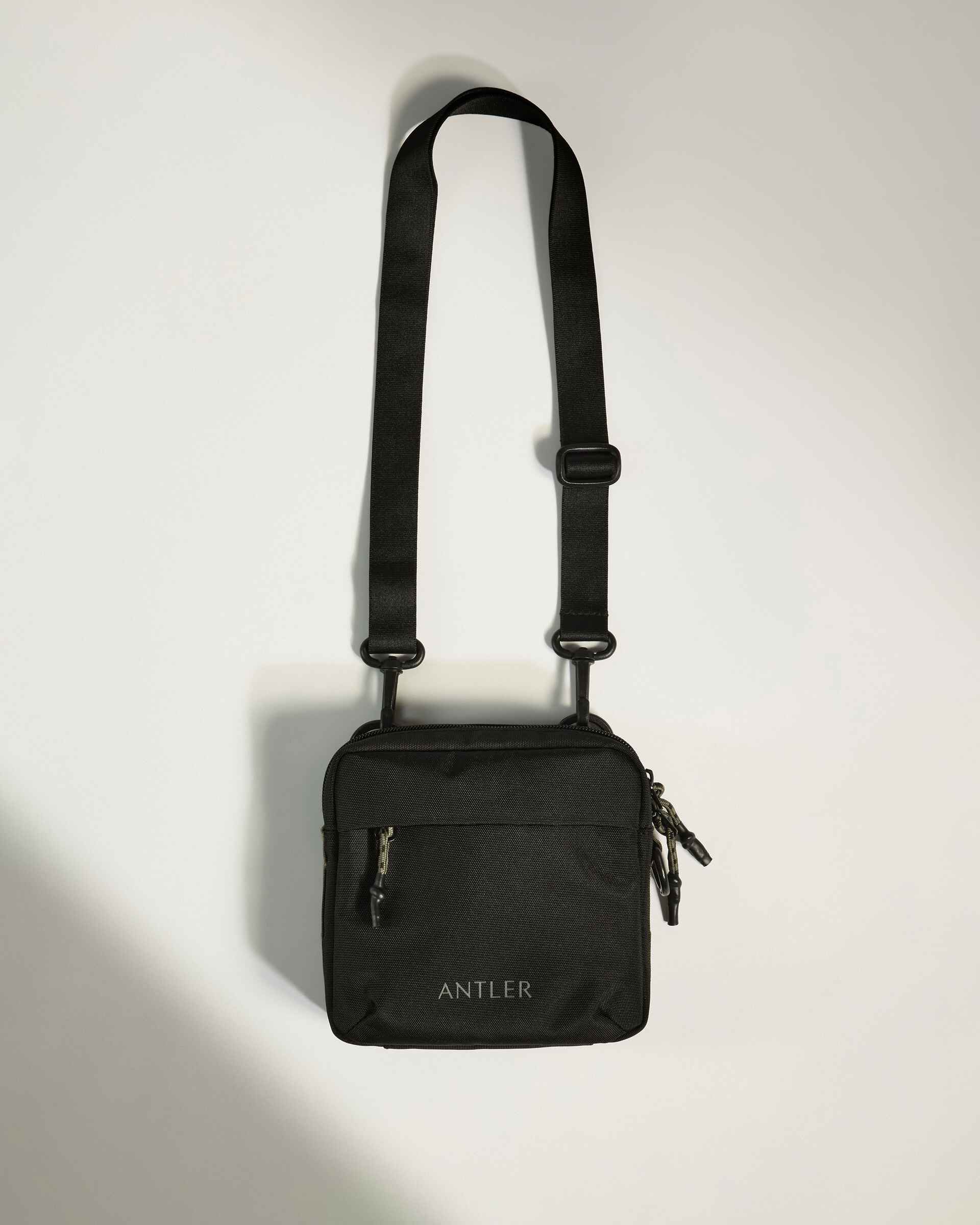 Discovery Crossbody Bag in Carbon Black