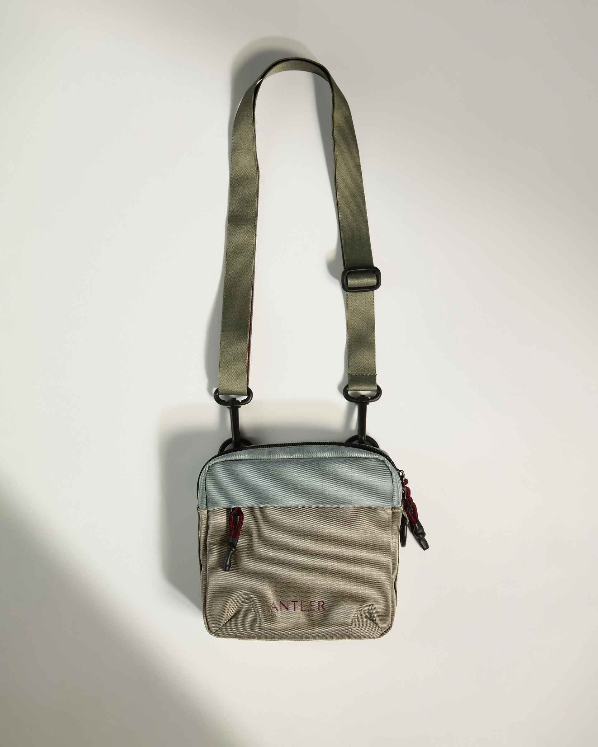 Discovery Crossbody Bag in Mist Blue