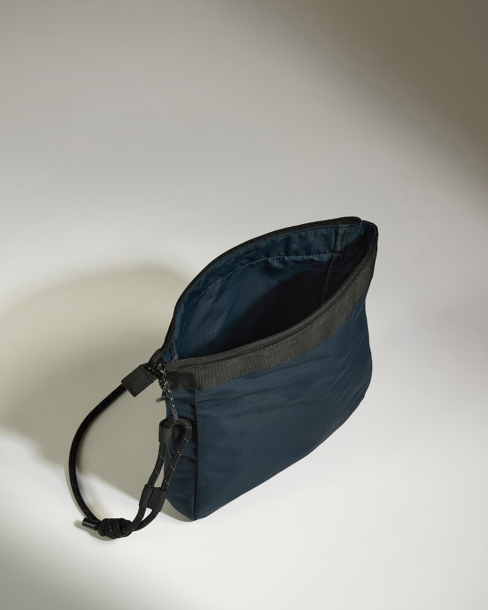 Essential Crossbody Bag in Navy