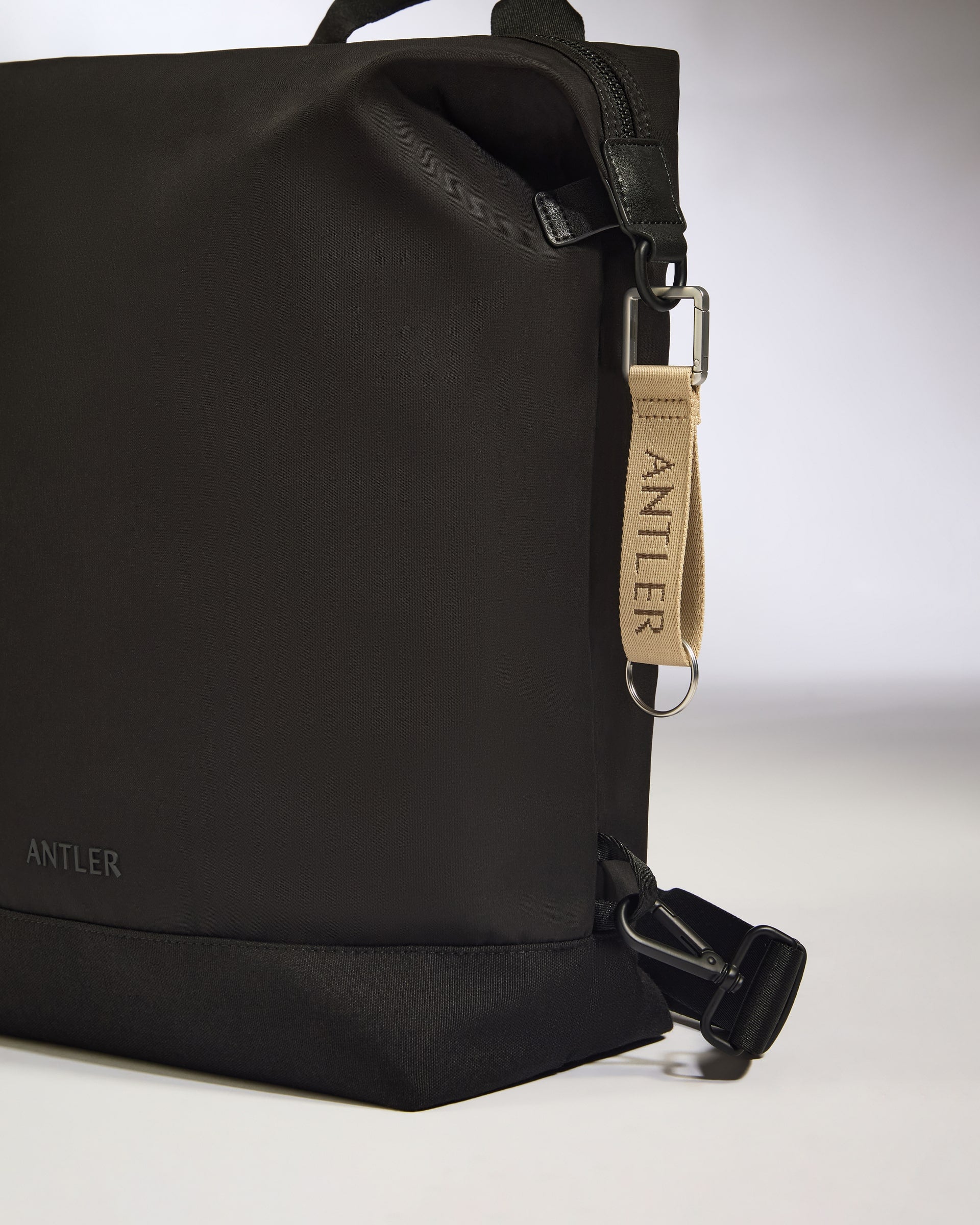 Icon Keyring in Sand