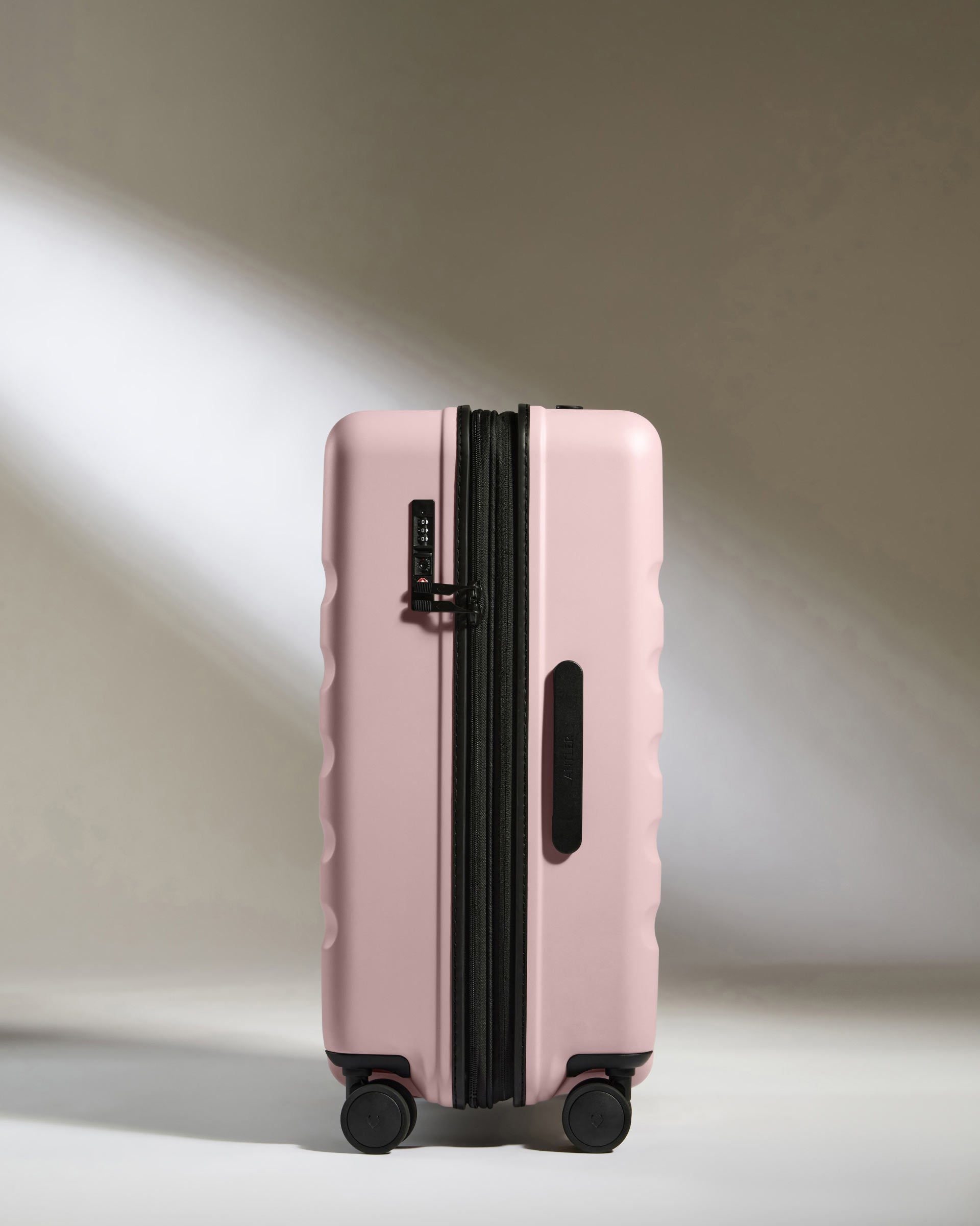 Medium Luggage in Moorland Pink - Icon Stripe