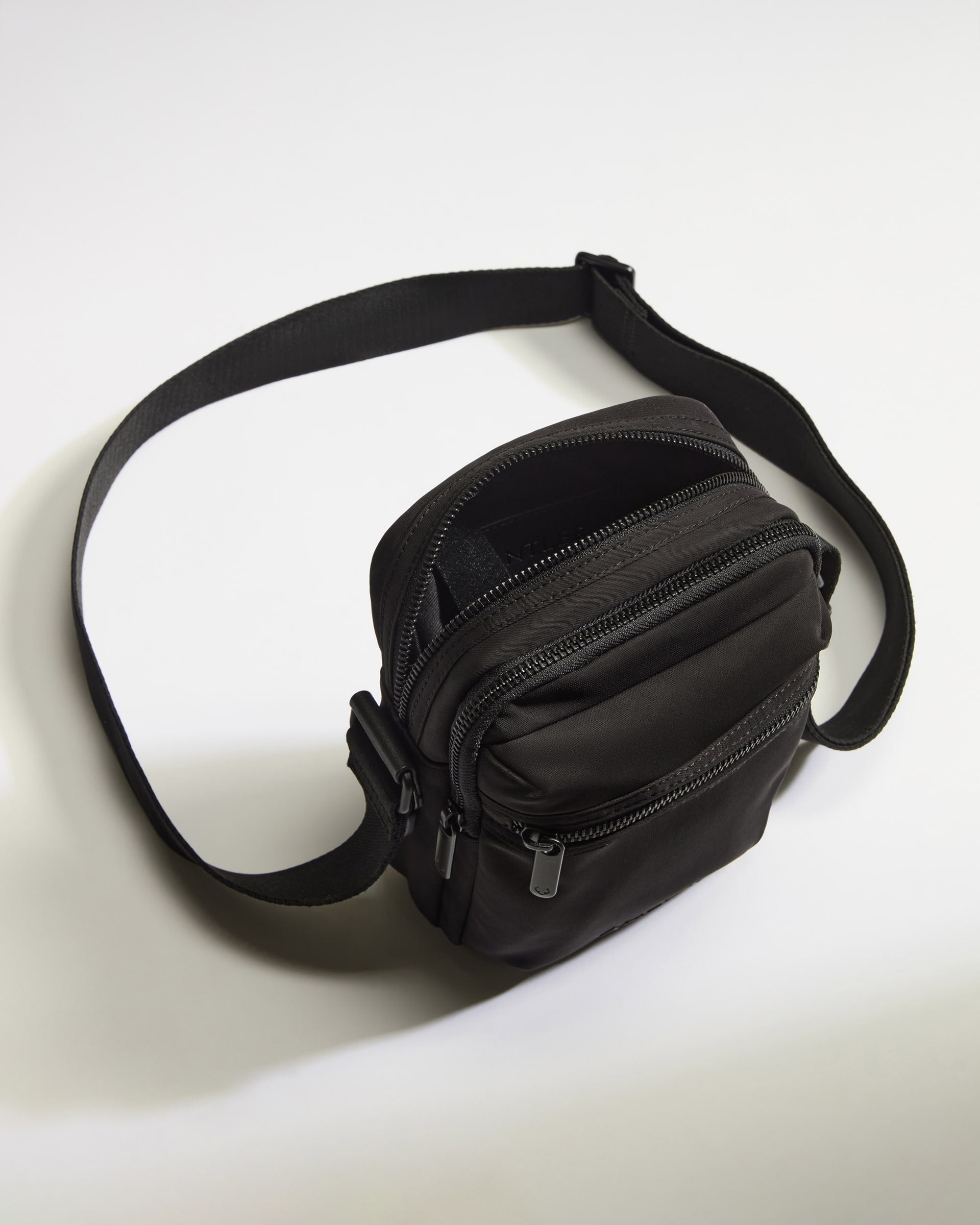 Icon Crossbody Bag in Black