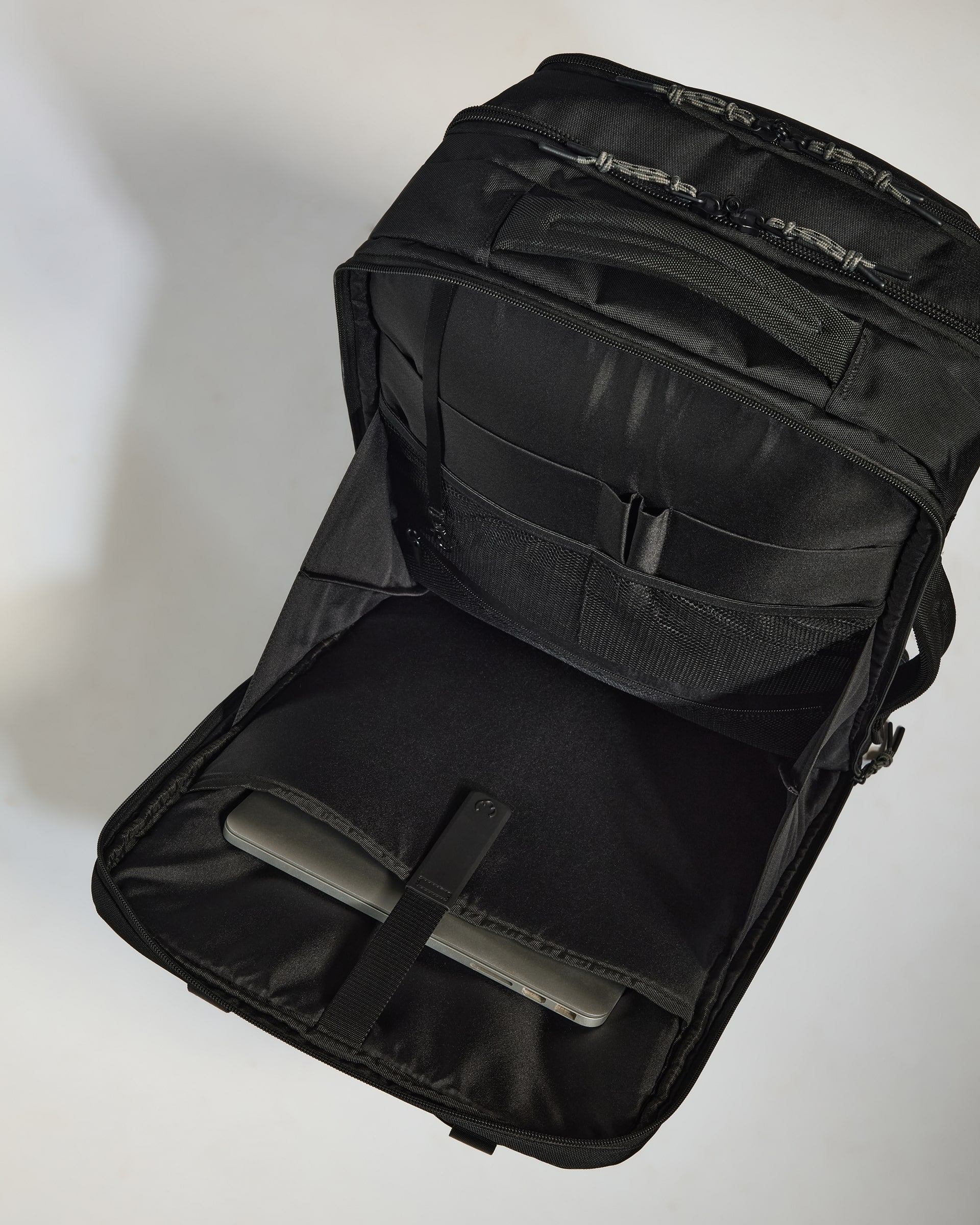 Discovery 45L Backpack in Black