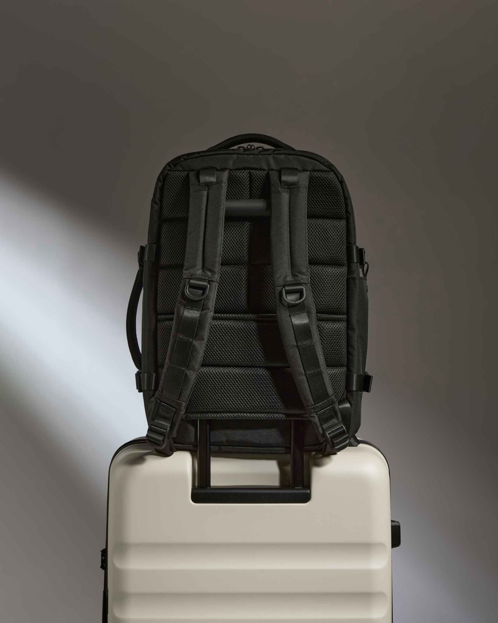 Discovery Backpack in Carbon Black