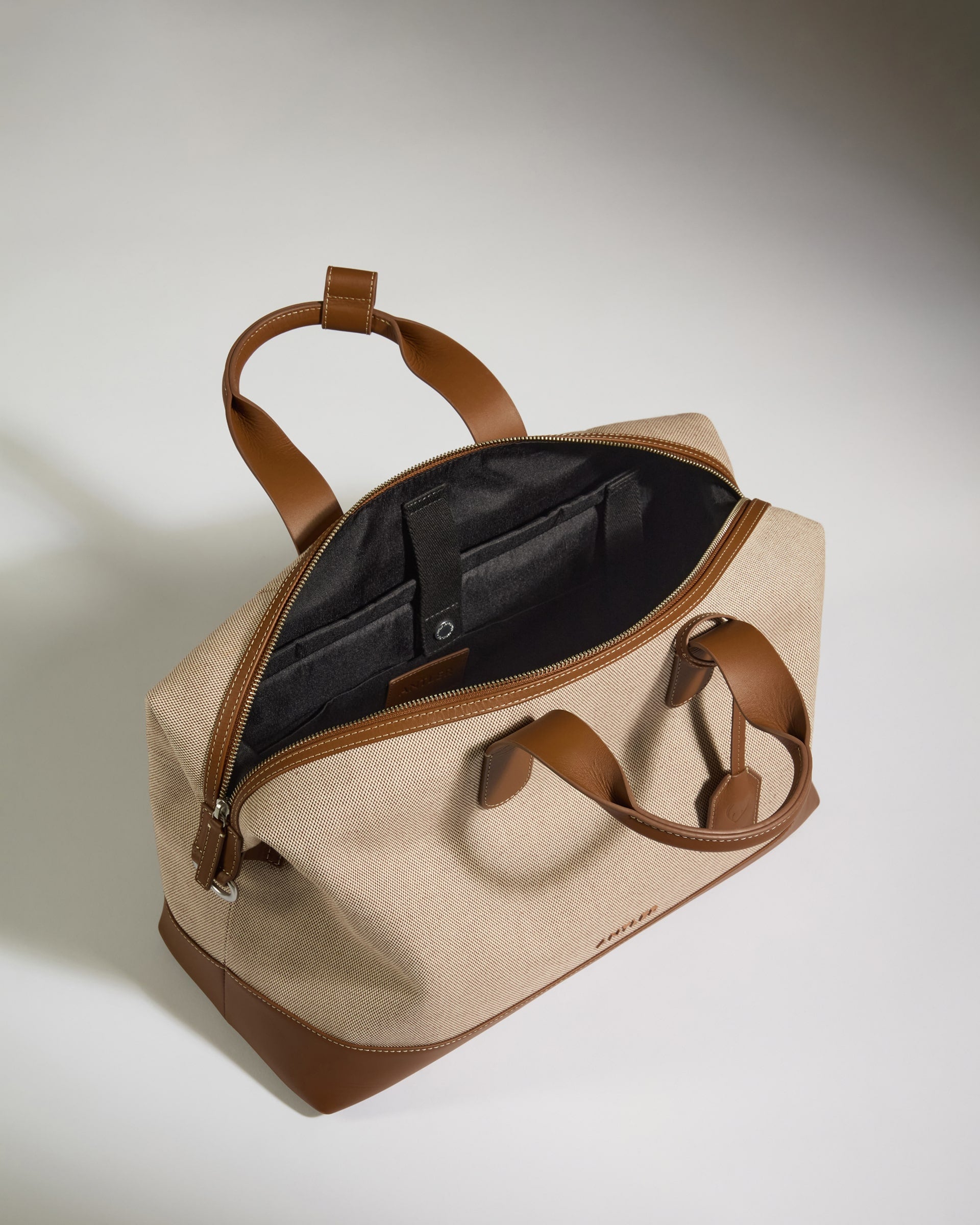 Heritage Overnight Bag in Natural