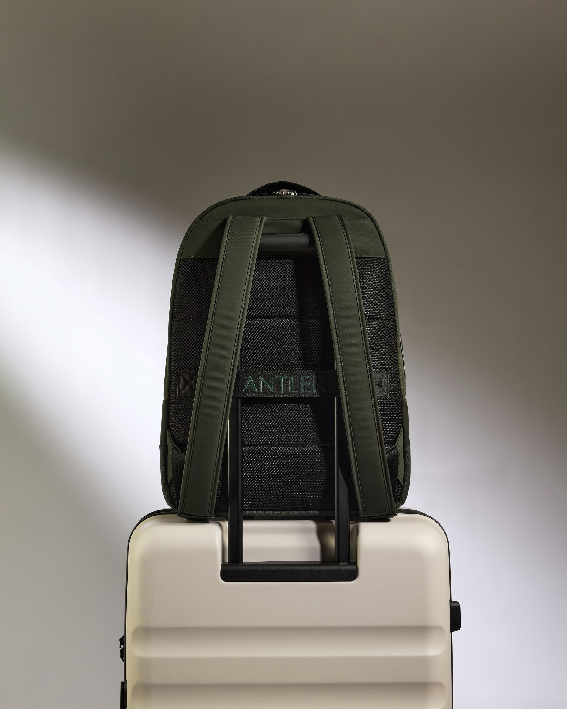 Icon Backpack in Dark Khaki Green