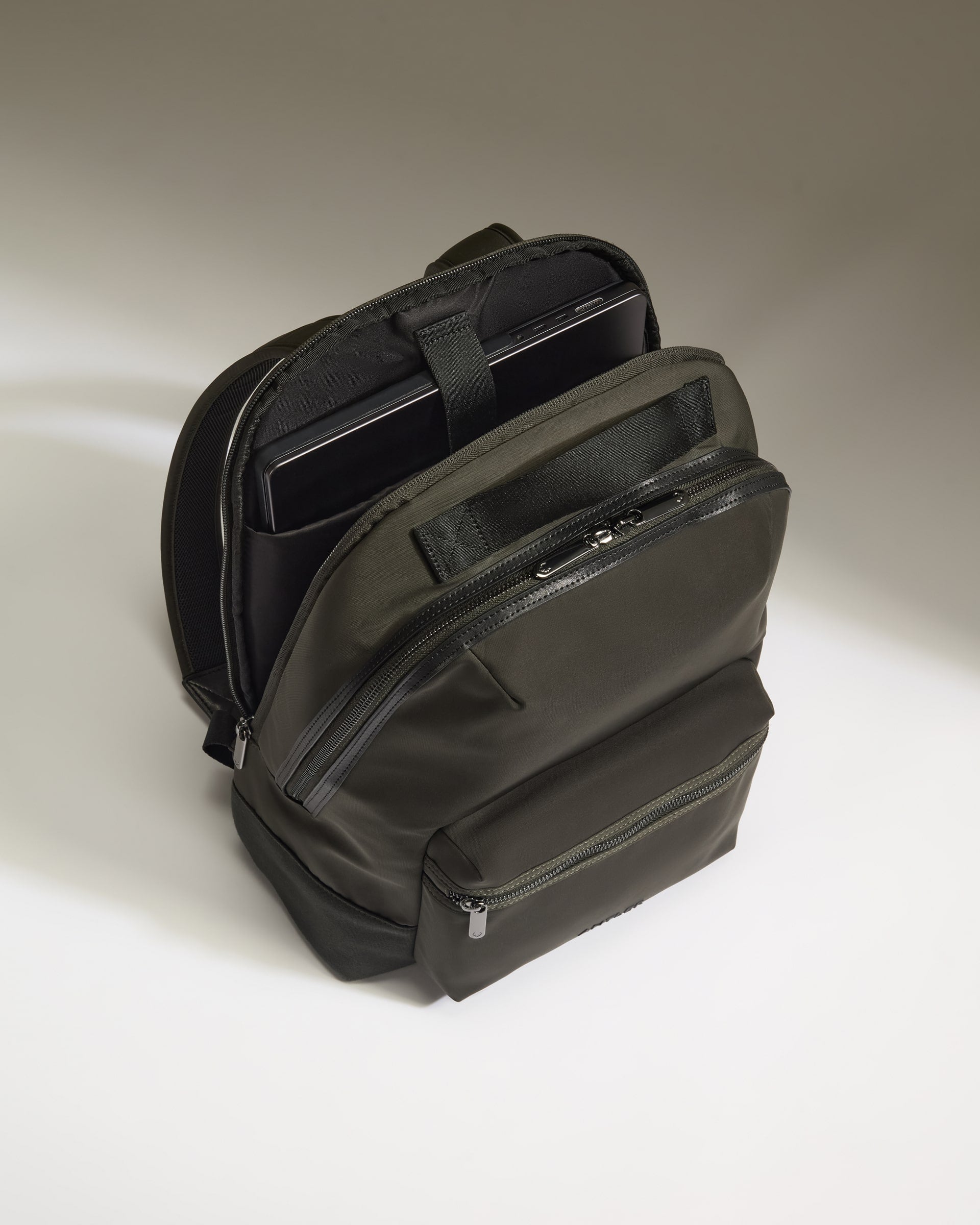 Icon Backpack in Dark Khaki Green